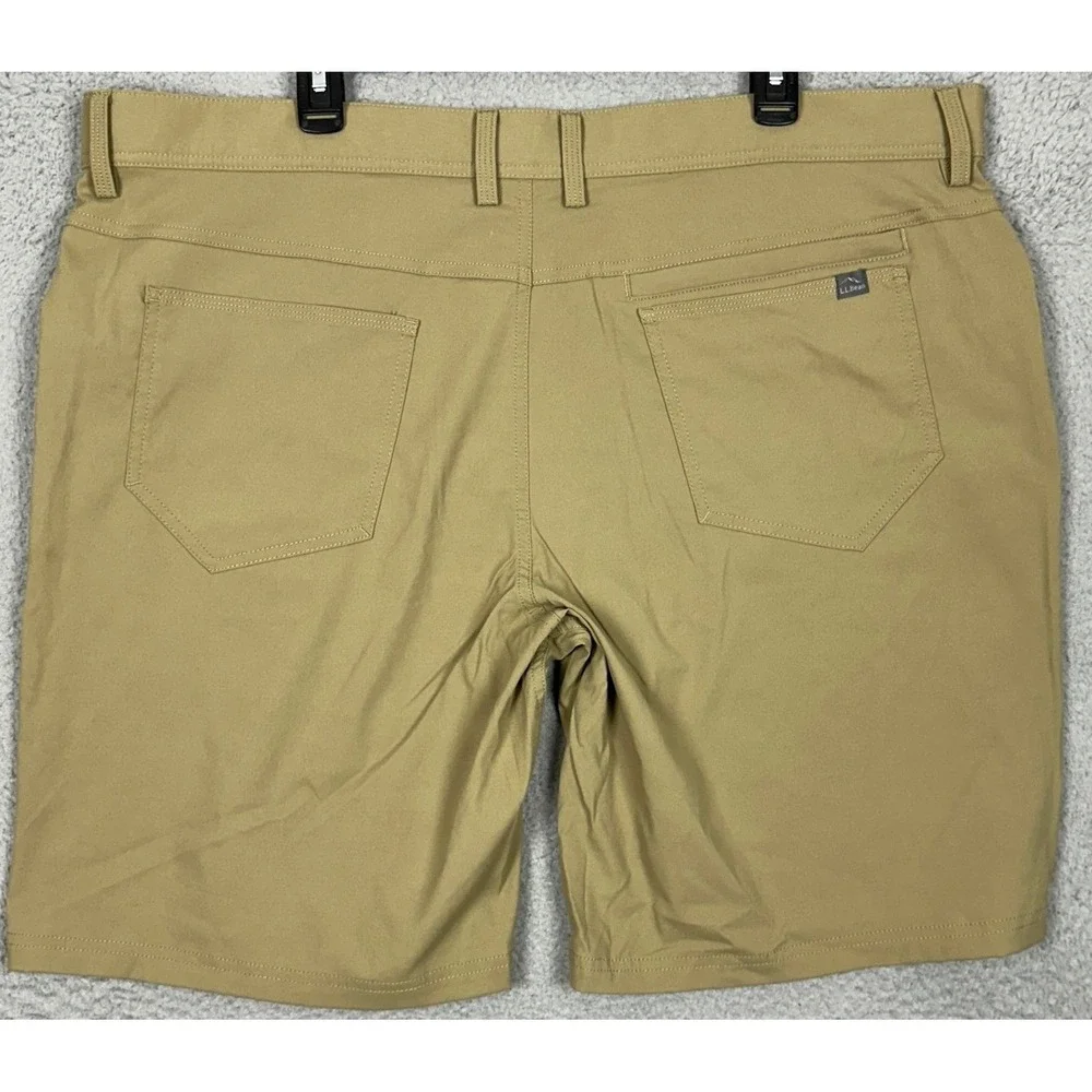 L.L. Bean Vista Camp Shorts Mens 42 Tan Hiking Trail Outdoor Stretch Flat Front
